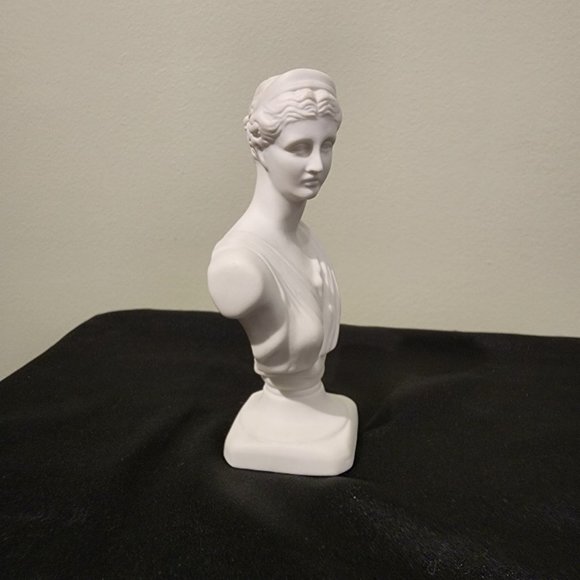 Vintage Diana of Versailles Porcelain Bust - Picture 5 of 9